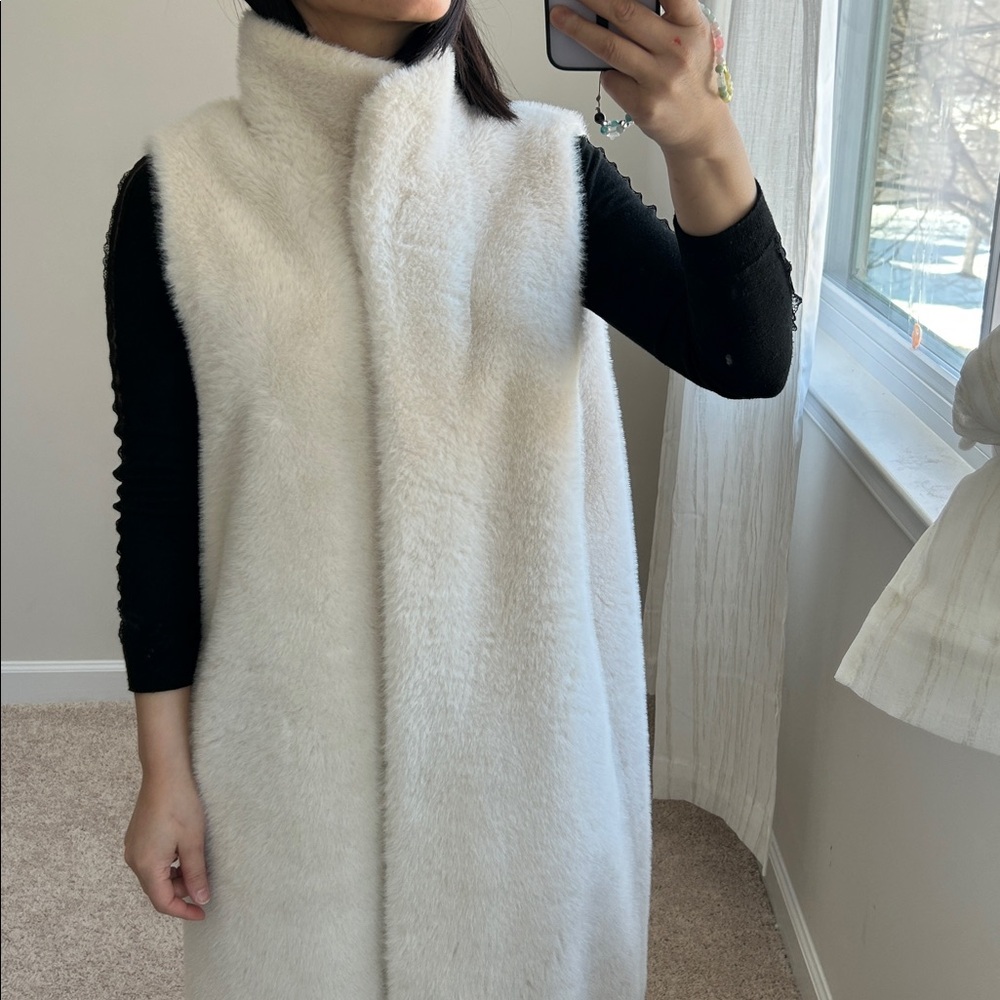 Faux fur Fuzzy long Vest. S/M
